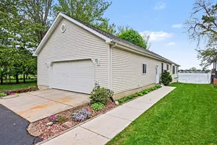 584 Orchard Rd, Marshall, MI 49068 - Photo 19