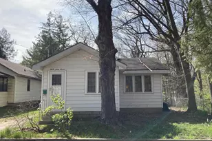 3067 Effie Pl NE, Grand Rapids, MI 49505 - Photo 3