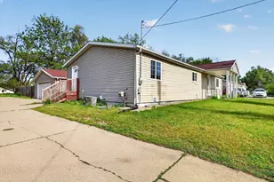 1809 Sunnyside Dr, Kalamazoo, MI 49048 - Photo 3