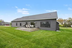 4001 Fox Woods Rd, Saint Joseph, MI 49085 - Photo 37