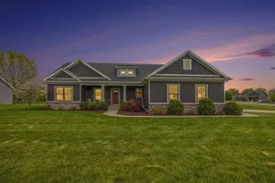 4001 Fox Woods Rd, Saint Joseph, MI 49085 - Photo 1