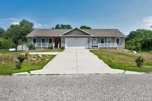 879 Flat River Ct SE, Lowell, MI 49331 - Photo 1