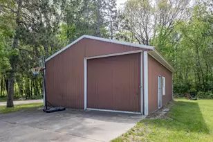 45523 Eleanor Dr, Decatur, MI 49045 - Photo 3