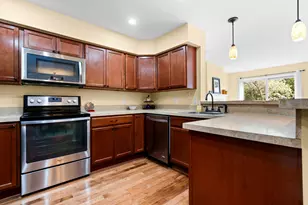 804 Moore Dr, Chelsea, MI 48118 - Photo 3