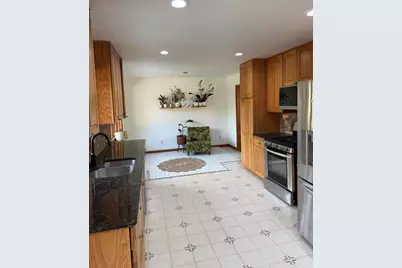 6079 Venice Drive, Commerce Township, MI 48382 - Photo 9