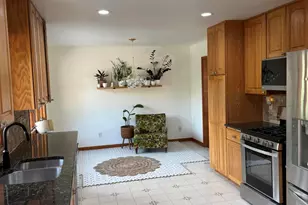 6079 Venice Dr, Commerce Township, MI 48382 - Photo 9