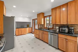 6079 Venice Dr, Commerce Township, MI 48382 - Photo 19