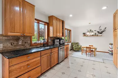 6079 Venice Drive, Commerce Township, MI 48382 - Photo 11