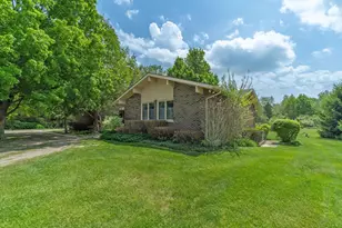 12528 Will Mill Dr, Milford, MI 48380 - Photo 3
