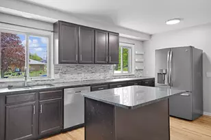 1605 Bridge St NW, Grand Rapids, MI 49504 - Photo 5