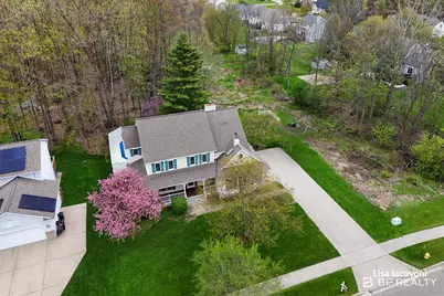 3813 Kinview Street NW, Grand Rapids, MI 49534 - Photo 3