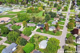 2077 Fernwood Dr, Jenison, MI 49428 - Photo 27