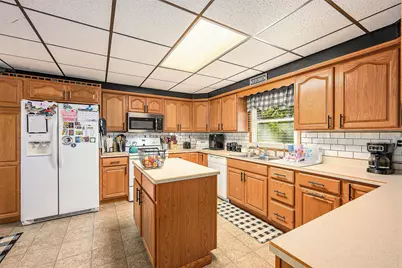 1055 Woodland Beach, Battle Creek, MI 49014 - Photo 7
