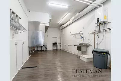 557 W Western Avenue, Muskegon, MI 49440 - Photo 17