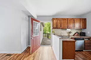 407 Hinckley Blvd, Jackson, MI 49203 - Photo 15