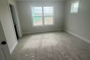 670 Lincoln Lawns Dr NW, Grand Rapids, MI 49534 - Photo 11