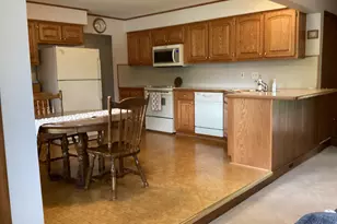 37830 Margareta Dr, Livonia, MI 48152 - Photo 3