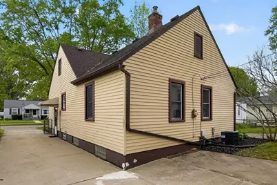 9608 Tecumseh Avenue, Bedford, MI 48239 - Photo 33