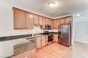 41101 N Maplewood Dr, Canton, MI 48187 - Photo 11