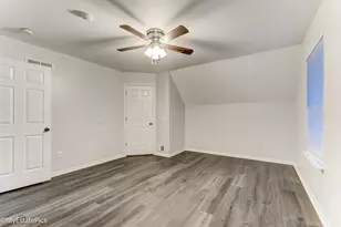41101 N Maplewood Dr, Canton, MI 48187 - Photo 17