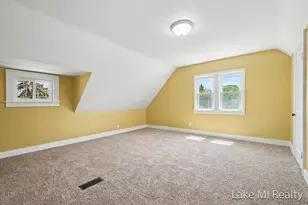 719 Leonard St NE, Grand Rapids, MI 49503 - Photo 19