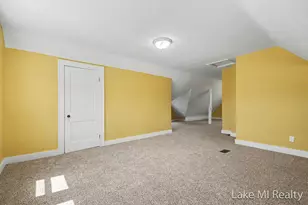 719 Leonard St NE, Grand Rapids, MI 49503 - Photo 21