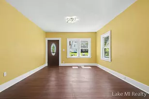 719 Leonard St NE, Grand Rapids, MI 49503 - Photo 7