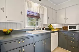 225 S Clymer St, Pentwater, MI 49449 - Photo 9