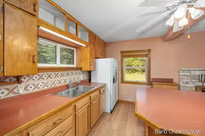 210 S Shore Drive, Edmore, MI 48829 - Photo 15