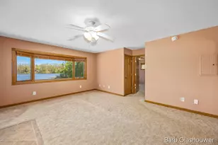 210 S Shore Dr, Edmore, MI 48829 - Photo 9