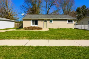 714 Cherry St, Charlotte, MI 48813 - Photo 3