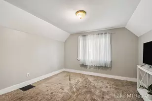 27 Exchange St SE, Grand Rapids, MI 49548 - Photo 11