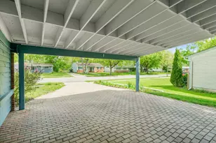 2658 Hampshire Rd, Ann Arbor, MI 48104 - Photo 3