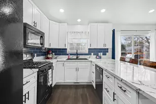 1270 Holiday St, Muskegon, MI 49442 - Photo 13