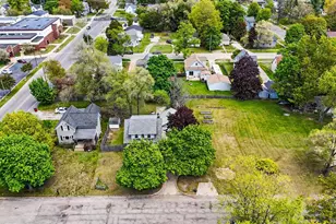 422 Pine St, Belding, MI 48809 - Photo 3