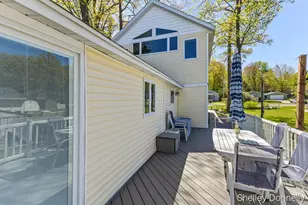 1071 E Hess Lake Dr, Grant, MI 49327 - Photo 27
