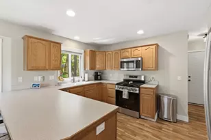 10899 Skylane Ct, Allendale, MI 49401 - Photo 9