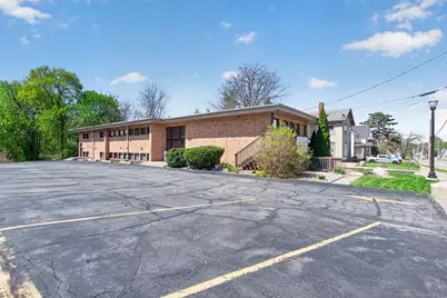 569 Wildwood Avenue #Front Upper Unit, Jackson, MI 49201 - Photo 33