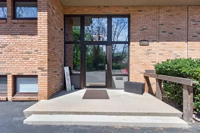 569 Wildwood Avenue #Front Upper Unit, Jackson, MI 49201 - Photo 5