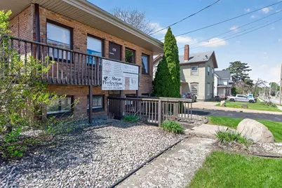 569 Wildwood Avenue #Front Upper Unit, Jackson, MI 49201 - Photo 35