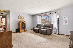 133 Walker Dr, Battle Creek, MI 49017 - Photo 5