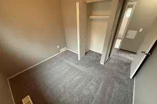 27912 Van Howe St, Roseville, MI 48066 - Photo 11