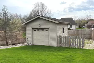 7504 Silver Fox Run, Swartz Creek, MI 48473 - Photo 5