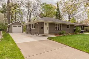 814 Carbeck Dr, Ann Arbor, MI 48103 - Photo 3