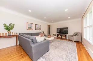 814 Carbeck Dr, Ann Arbor, MI 48103 - Photo 5