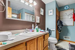 429 Pine Lake Ct, Holland, MI 49424 - Photo 9
