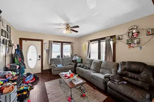 318 N 10th St, Niles, MI 49120 - Photo 3