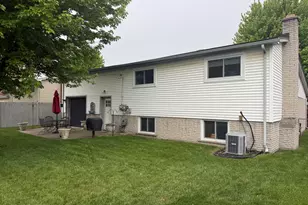 11109 S Maplelawn Ave, Taylor, MI 48180 - Photo 7