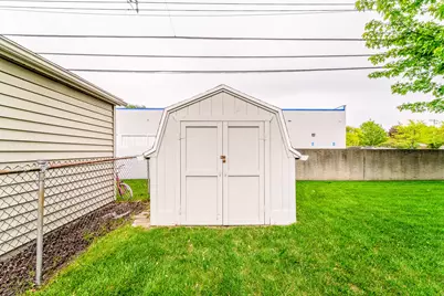11109 S Maplelawn Avenue, Taylor, MI 48180 - Photo 9