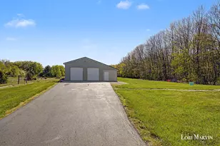 9872 N Amble Rd, Howard City, MI 49329 - Photo 3